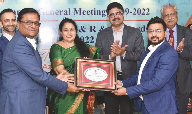 MS Dadu nd Smarth Bansal receiving the award from Roop Rashi Mahapatraand T Rajkumar
